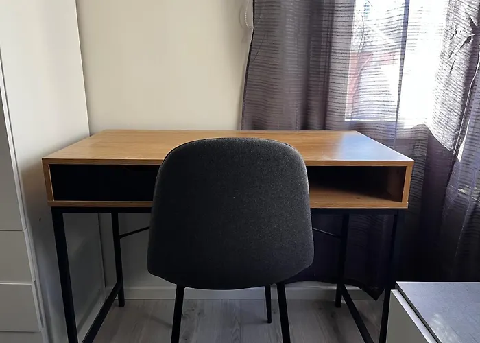 Rauhallinen Rivitalon Pääty Huoneisto